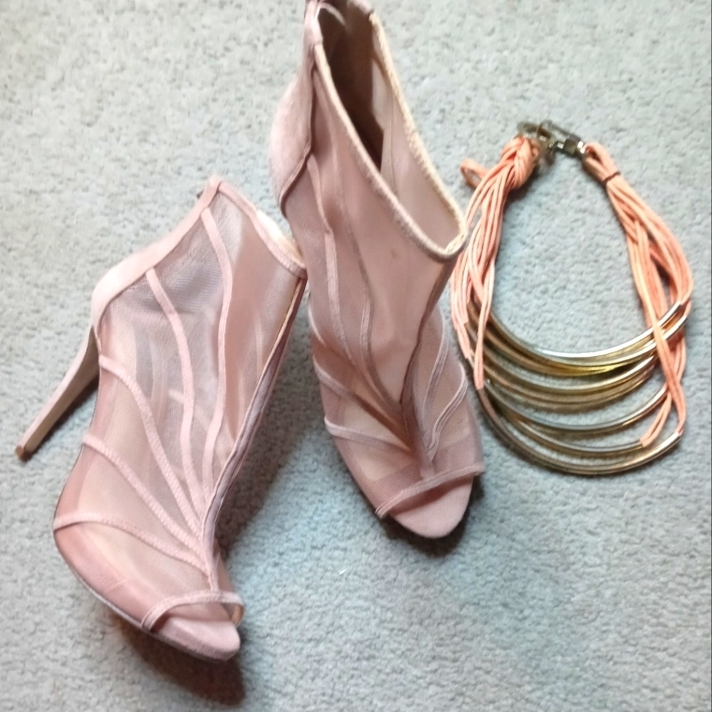 Women's pink see through sheer size 7   4inch heels